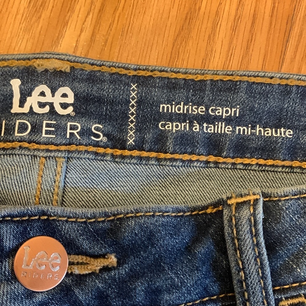 RIDERS BY LEE 16M Midrise Denim Capri - Picture 5 of 12